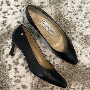 Vintage Aetienne Eigler black leather pumps